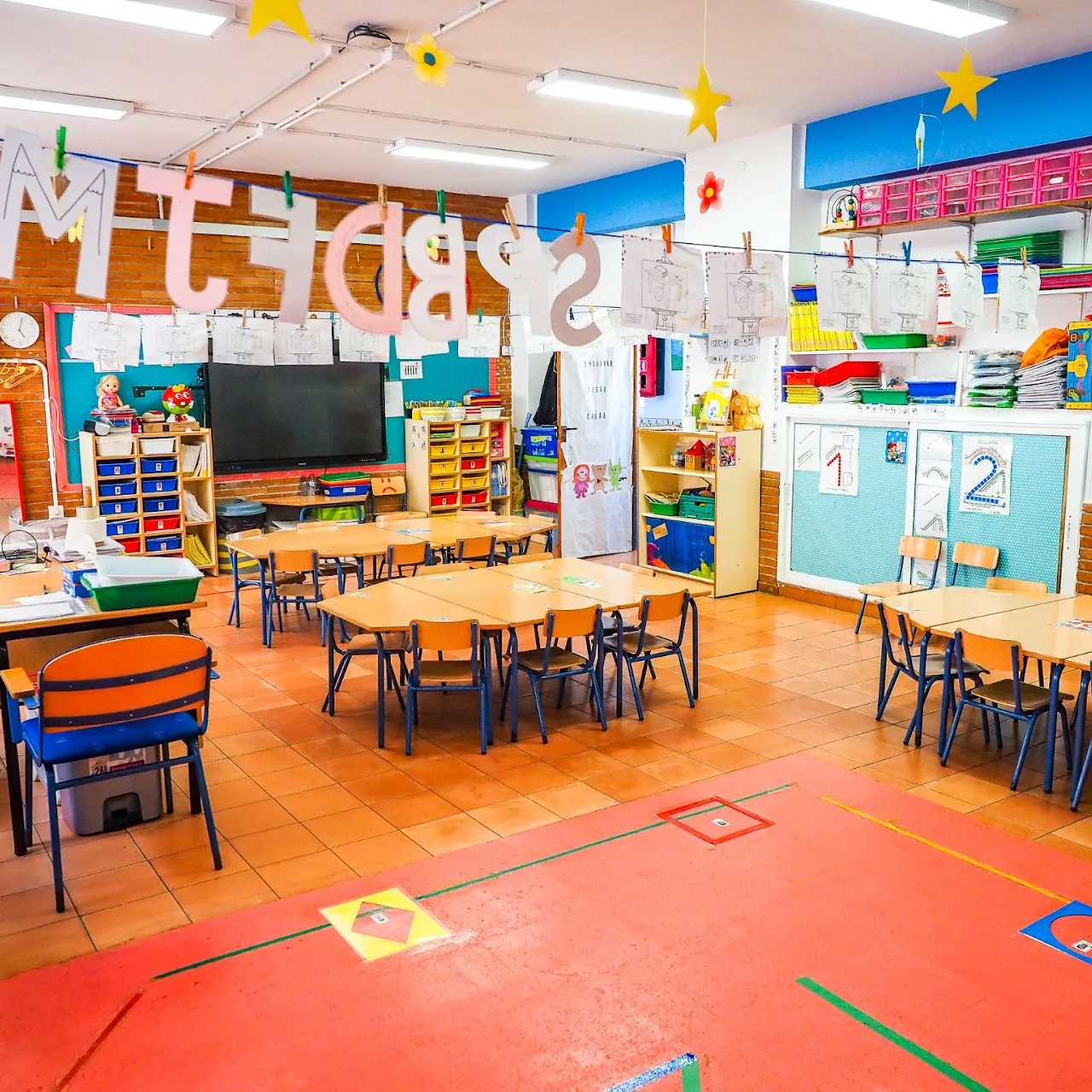 Aula de infantil decorada por el grupo
