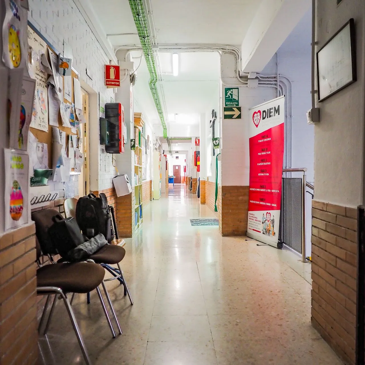 Pasillo con el programa DIEM de educación emocional
