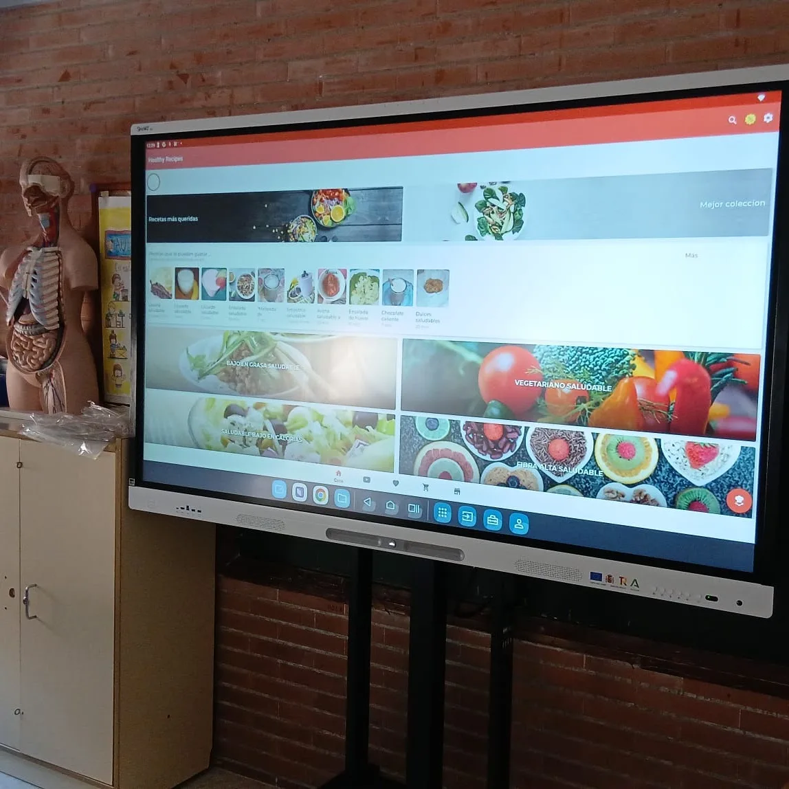 Pizarra digital durante una actividad de aula